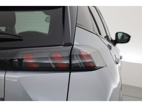Peugeot e-2008 EV Allure 50 kWh | Navi | Adapt. Cruise | Stoelverw. | Camera | Keyless