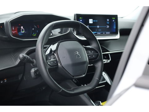 Peugeot e-2008 EV Allure 50 kWh | Navi | Adapt. Cruise | Stoelverw. | Camera | Keyless