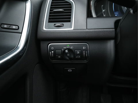 Volvo XC60 2.0 D4 FWD Ocean Race *NAVI-FULLMAP | FULL-LEATHER | MEMORY-PACK | TOWBAR | ECC | PDC | CRUISE | COMFORT-SEATS | 19"ALU*
