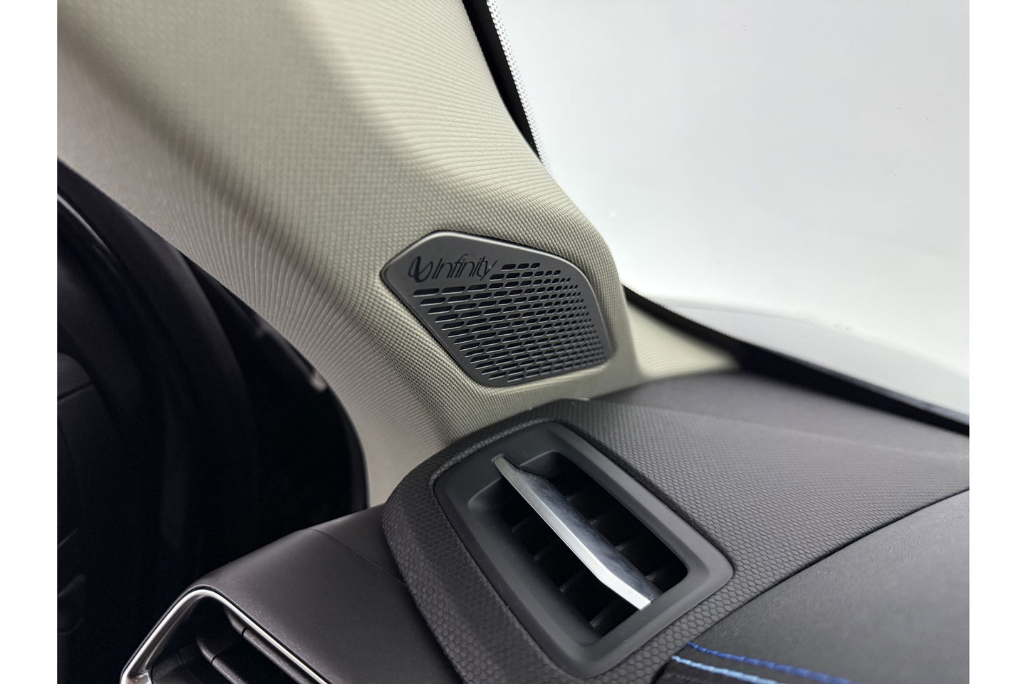Lynk Co 01 1.5 262PK Pano LED Sfeer 360Camera ACC Memory Virtual Carplay Clima Navi PDC 20"LMV