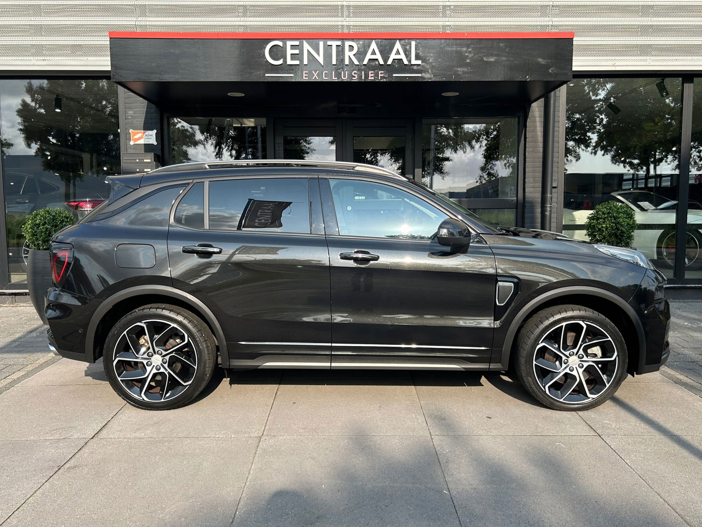 Lynk & Co 01 1.5 262PK|Pano|Infinity|BTW|360Camera|ACC|Carplay|Keyless|Stoelverwarming|NL-Auto