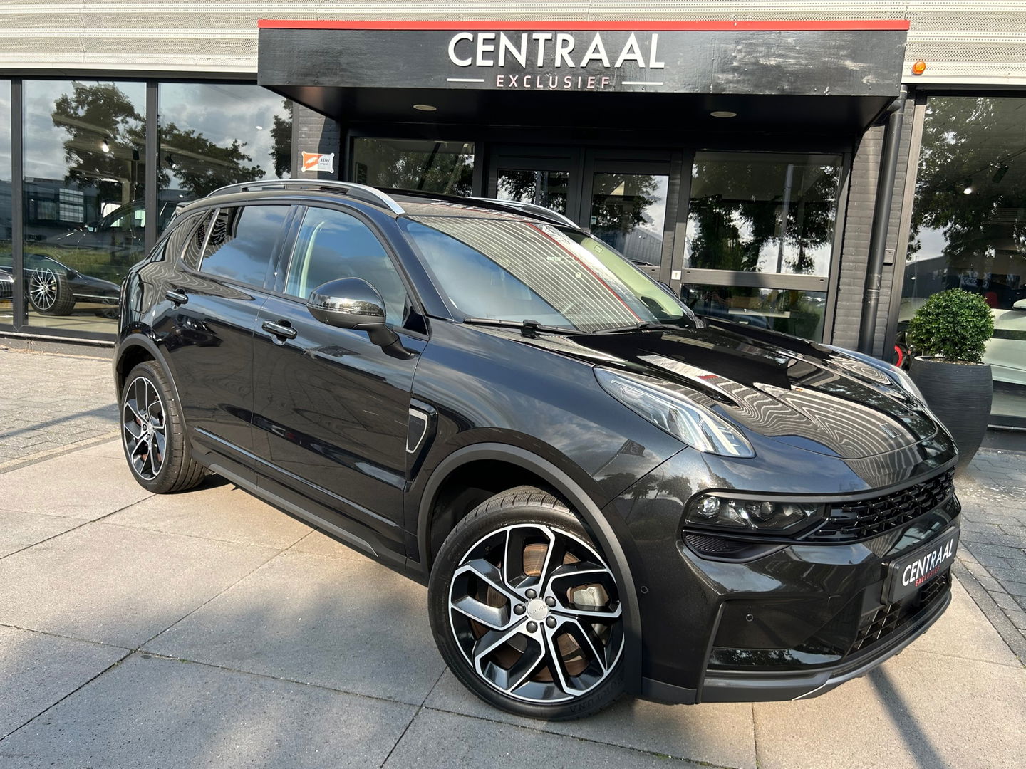 Lynk & Co 01 1.5 262PK|Pano|Infinity|BTW|360Camera|ACC|Carplay|Keyless|Stoelverwarming|NL-Auto