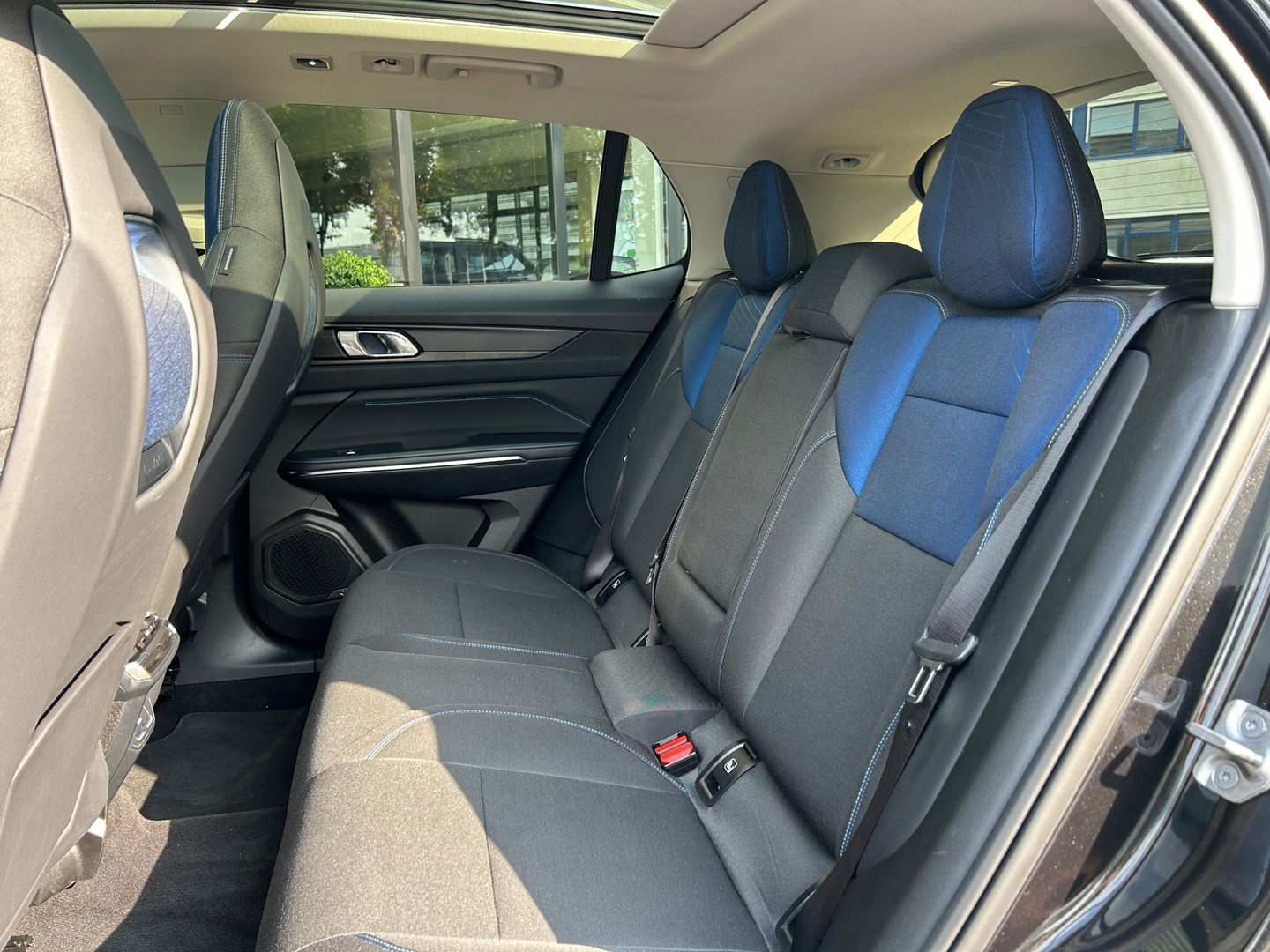 Lynk & Co 01 1.5 262PK|Pano|Infinity|BTW|360Camera|ACC|Carplay|Keyless|Stoelverwarming|NL-Auto