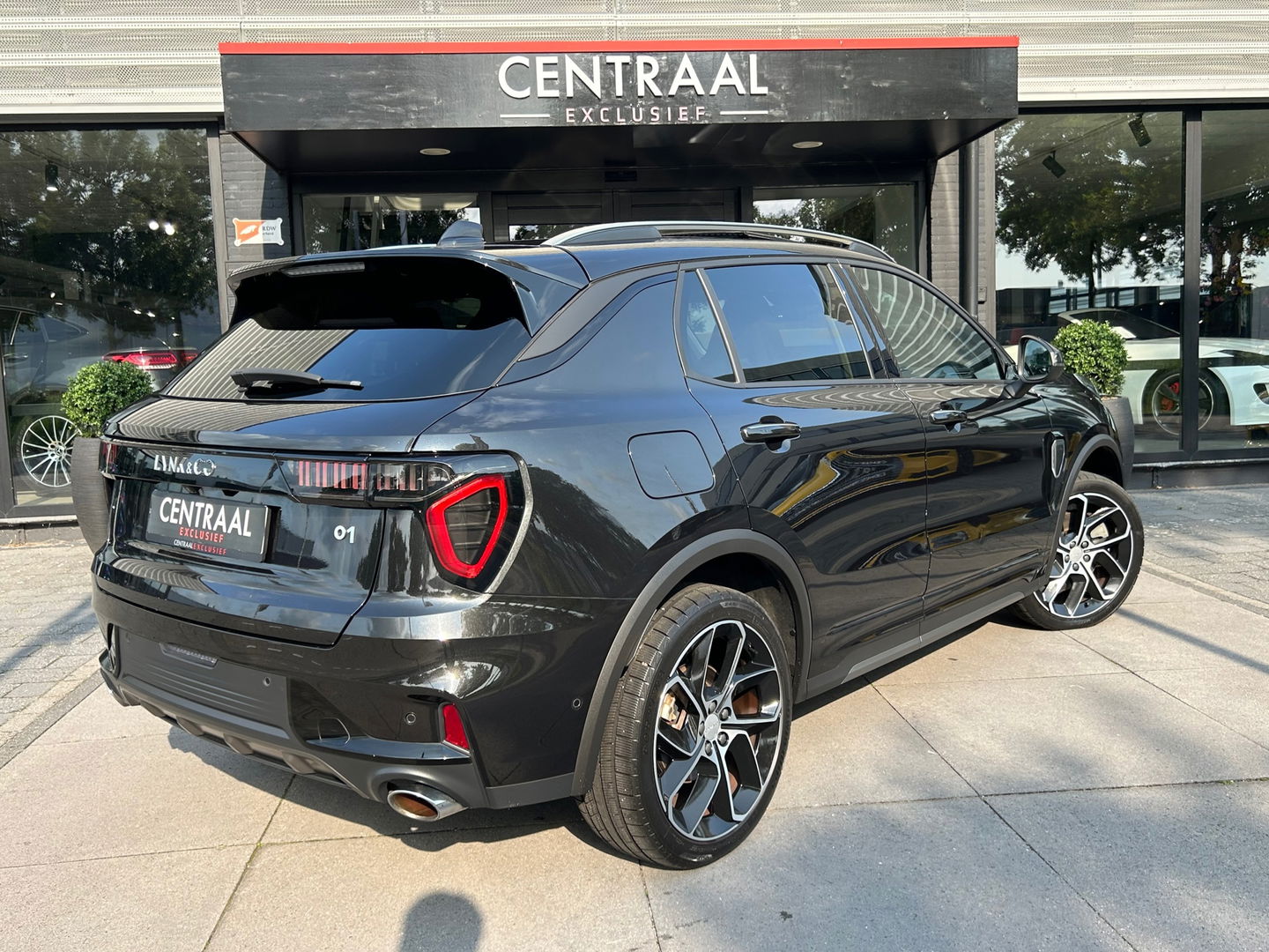 Lynk & Co 01 1.5 262PK|Pano|Infinity|BTW|360Camera|ACC|Carplay|Keyless|Stoelverwarming|NL-Auto