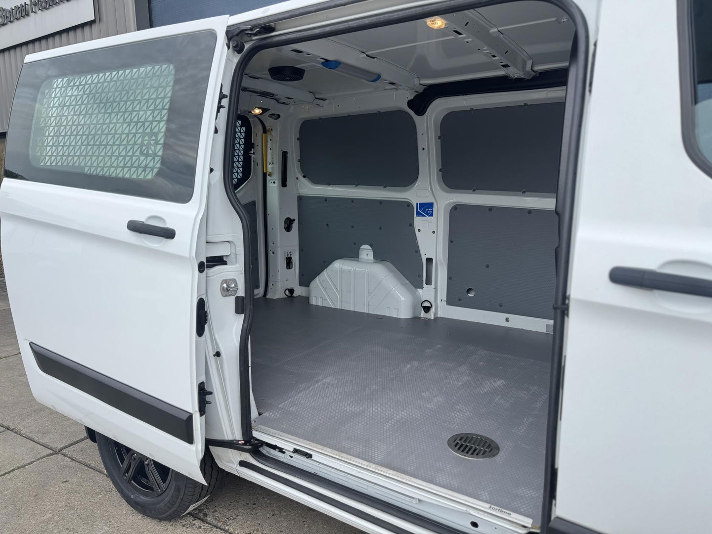 Ford Transit Custom 300 2.0 TDCI L1H1 Trend AIRCO / CRUISE CONTROLE / N.A.P / KLEP