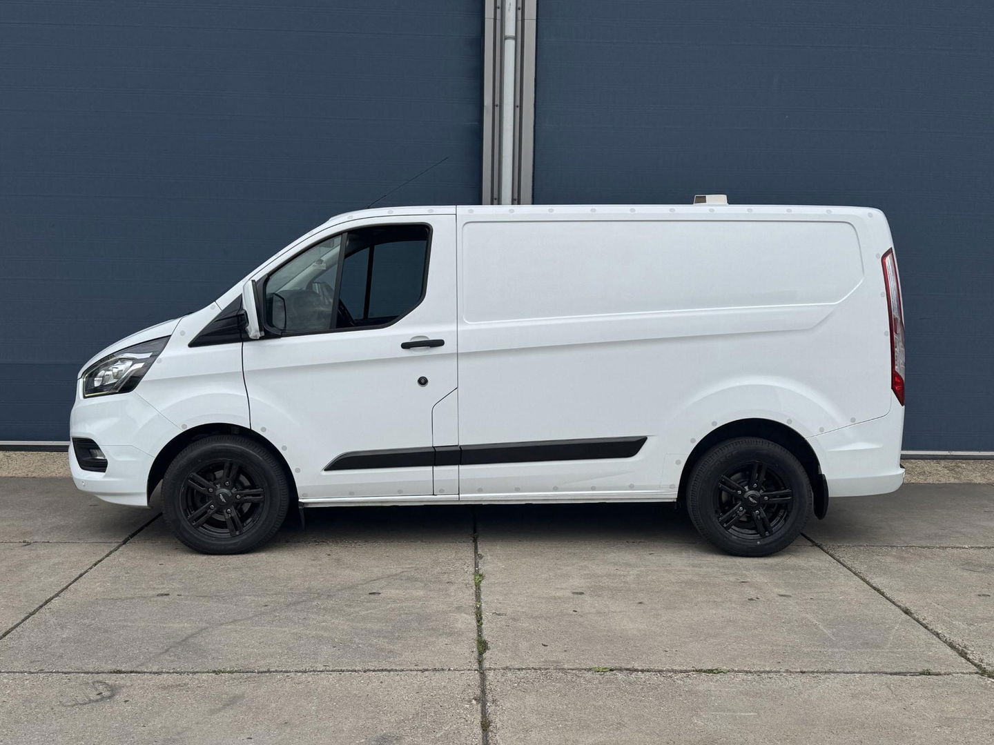 Ford Transit Custom 300 2.0 TDCI L1H1 Trend AIRCO / CRUISE CONTROLE / N.A.P / KLEP
