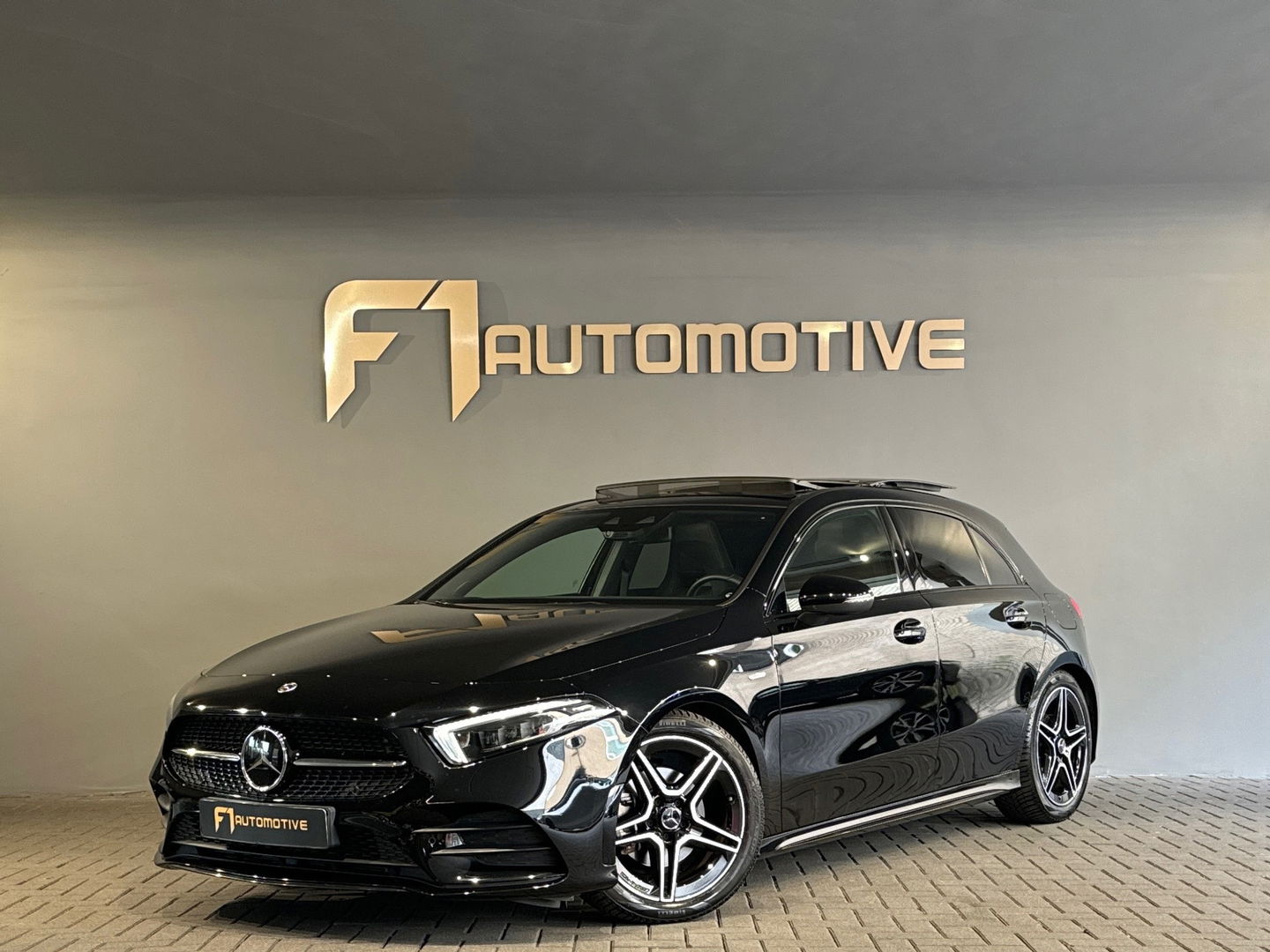 Mercedes-Benz A-Klasse 200 AMG Pano|Sfeer|Night|CarPlay|Camera