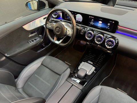 Mercedes-Benz A-Klasse 200 AMG Pano|Sfeer|Night|CarPlay|Camera