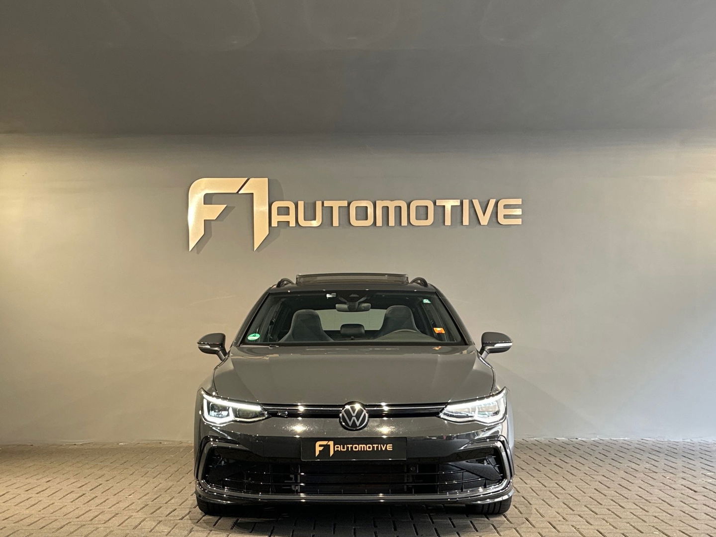 Volkswagen GOLF Variant 1.5 eTSI R-Line Pano|IQ|Trekhaak|Cam