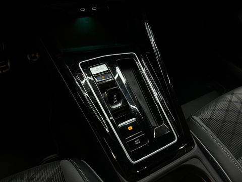 Volkswagen GOLF Variant 1.5 eTSI R-Line Pano|IQ|Trekhaak|Cam