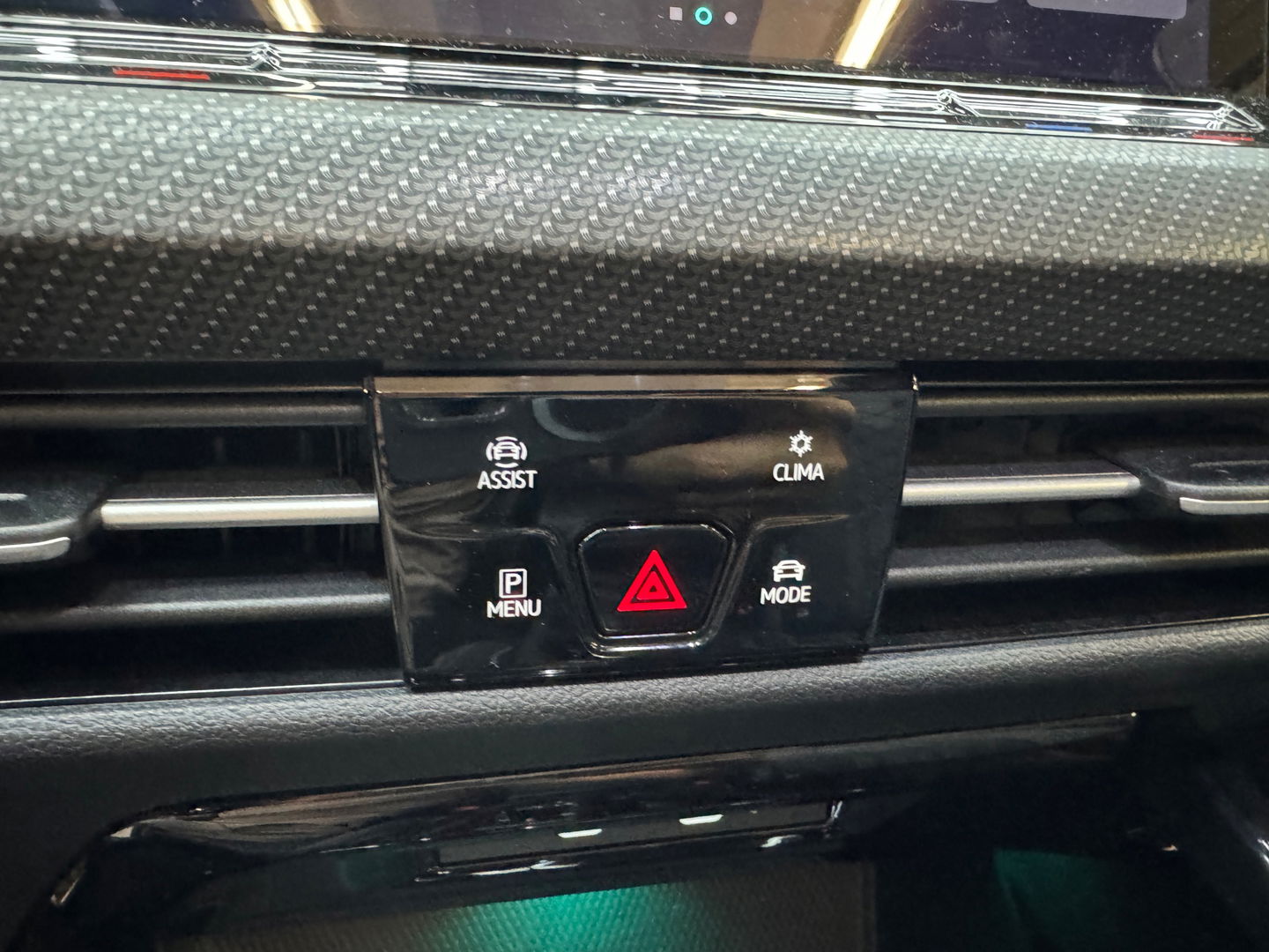 Volkswagen GOLF Variant 1.5 eTSI R-Line Pano|IQ|Trekhaak|Cam