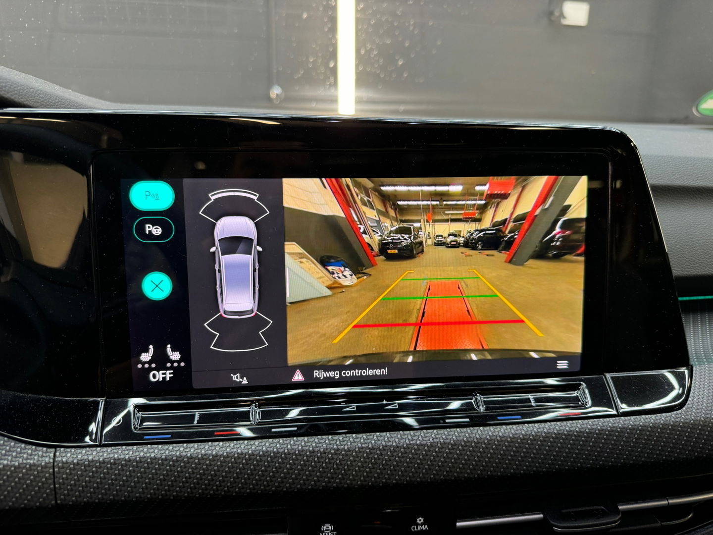 Volkswagen GOLF Variant 1.5 eTSI R-Line Pano|IQ|Trekhaak|Cam