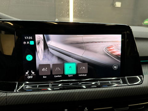 Volkswagen GOLF Variant 1.5 eTSI R-Line Pano|IQ|Trekhaak|Cam