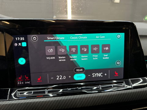 Volkswagen GOLF Variant 1.5 eTSI R-Line Pano|IQ|Trekhaak|Cam
