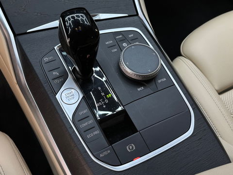 BMW 3 Serie Touring 330i xDrive Business Edition Plus Trekhaak