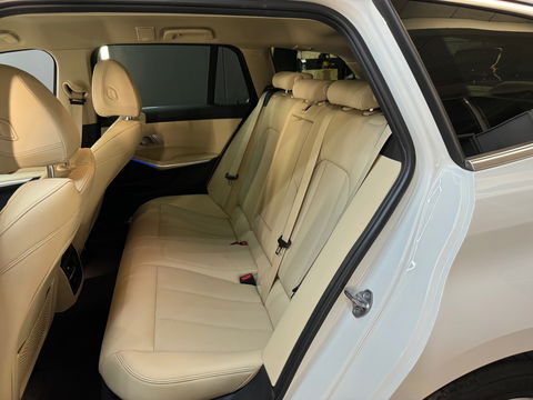 BMW 3 Serie Touring 330i xDrive Business Edition Plus Trekhaak