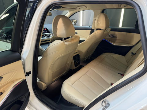 BMW 3 Serie Touring 330i xDrive Business Edition Plus Trekhaak