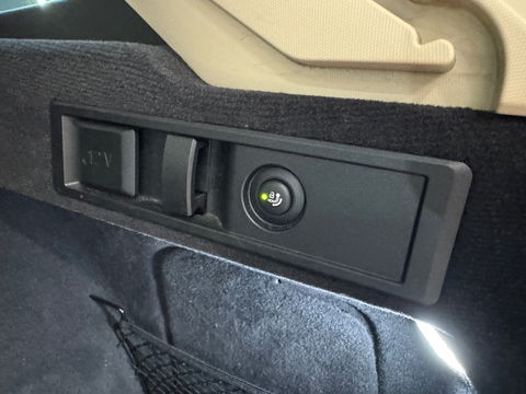 BMW 3 Serie Touring 330i xDrive Business Edition Plus Trekhaak