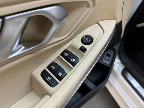 BMW 3 Serie Touring 330i xDrive Business Edition Plus Trekhaak