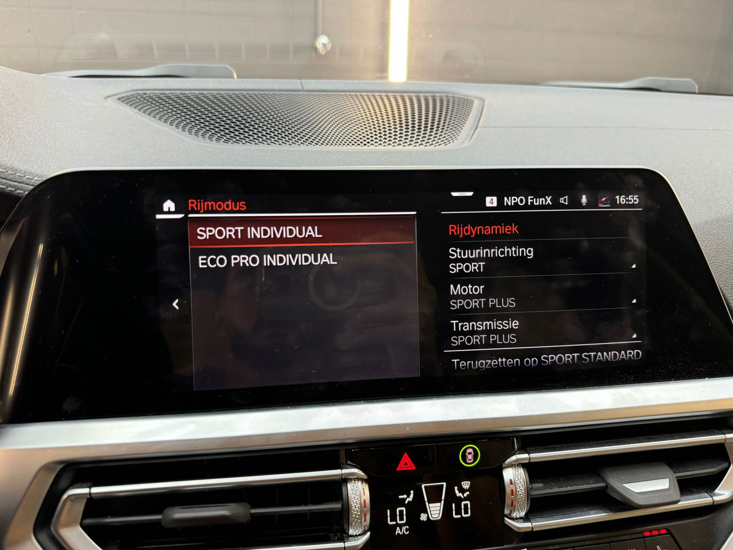 BMW 3 Serie Touring 330i xDrive Business Edition Plus Trekhaak