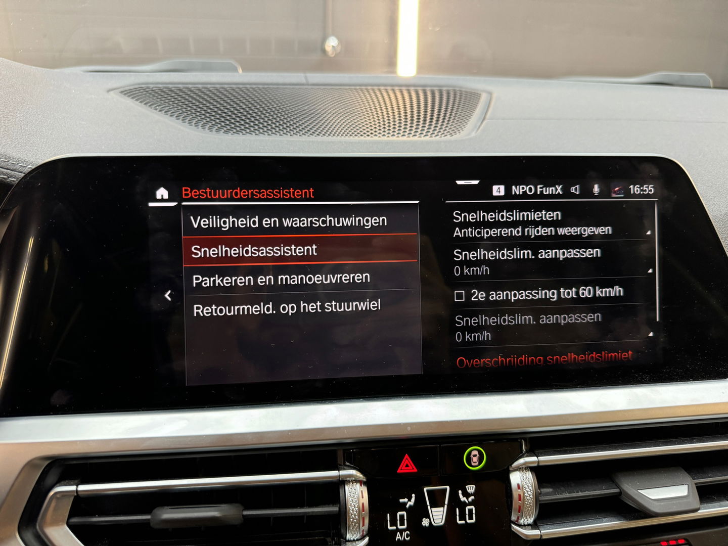 BMW 3 Serie Touring 330i xDrive Business Edition Plus Trekhaak
