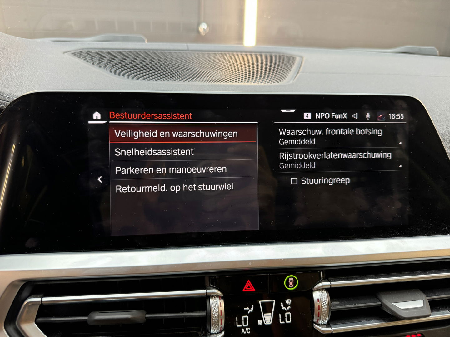 BMW 3 Serie Touring 330i xDrive Business Edition Plus Trekhaak