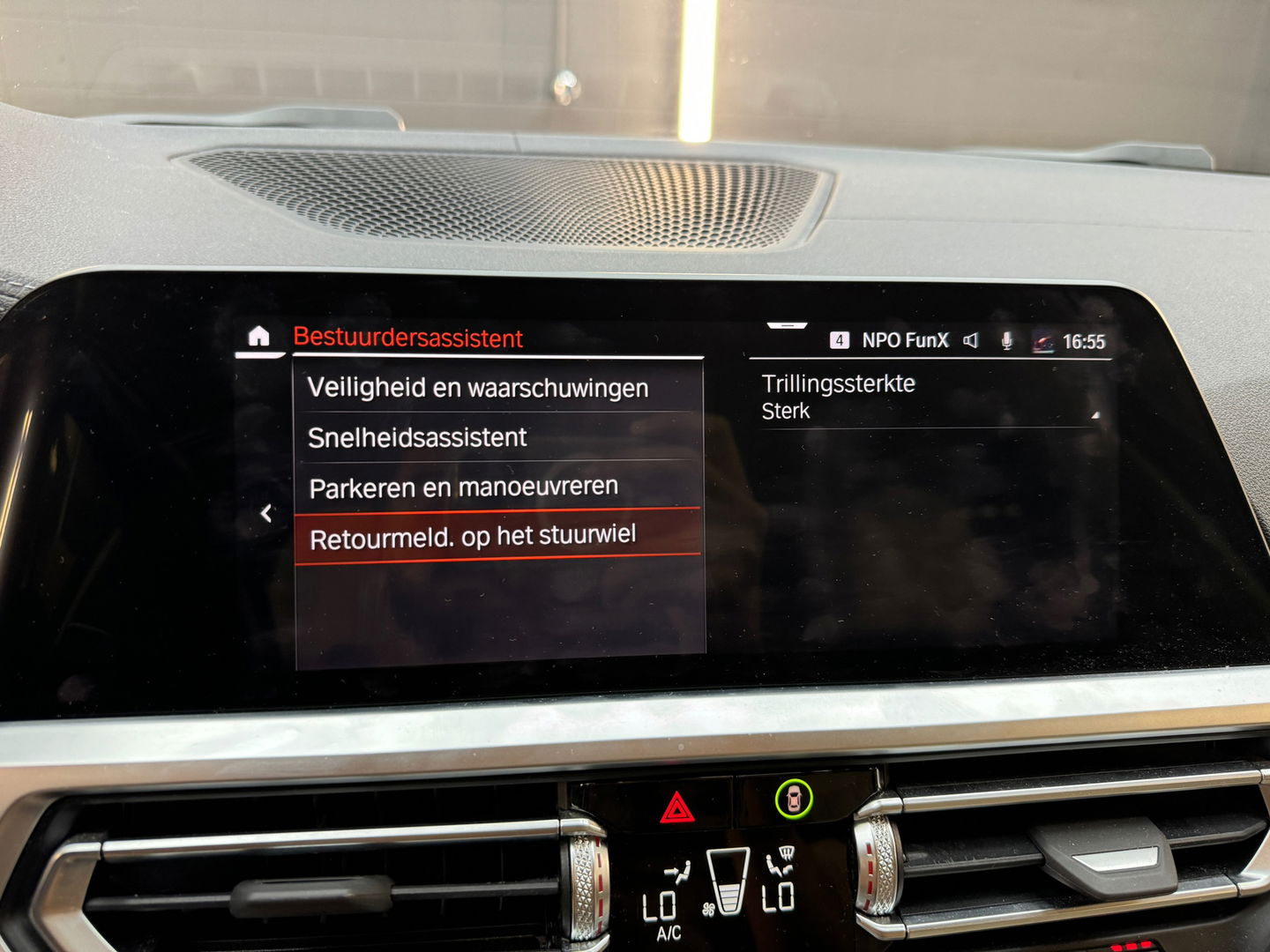 BMW 3 Serie Touring 330i xDrive Business Edition Plus Trekhaak
