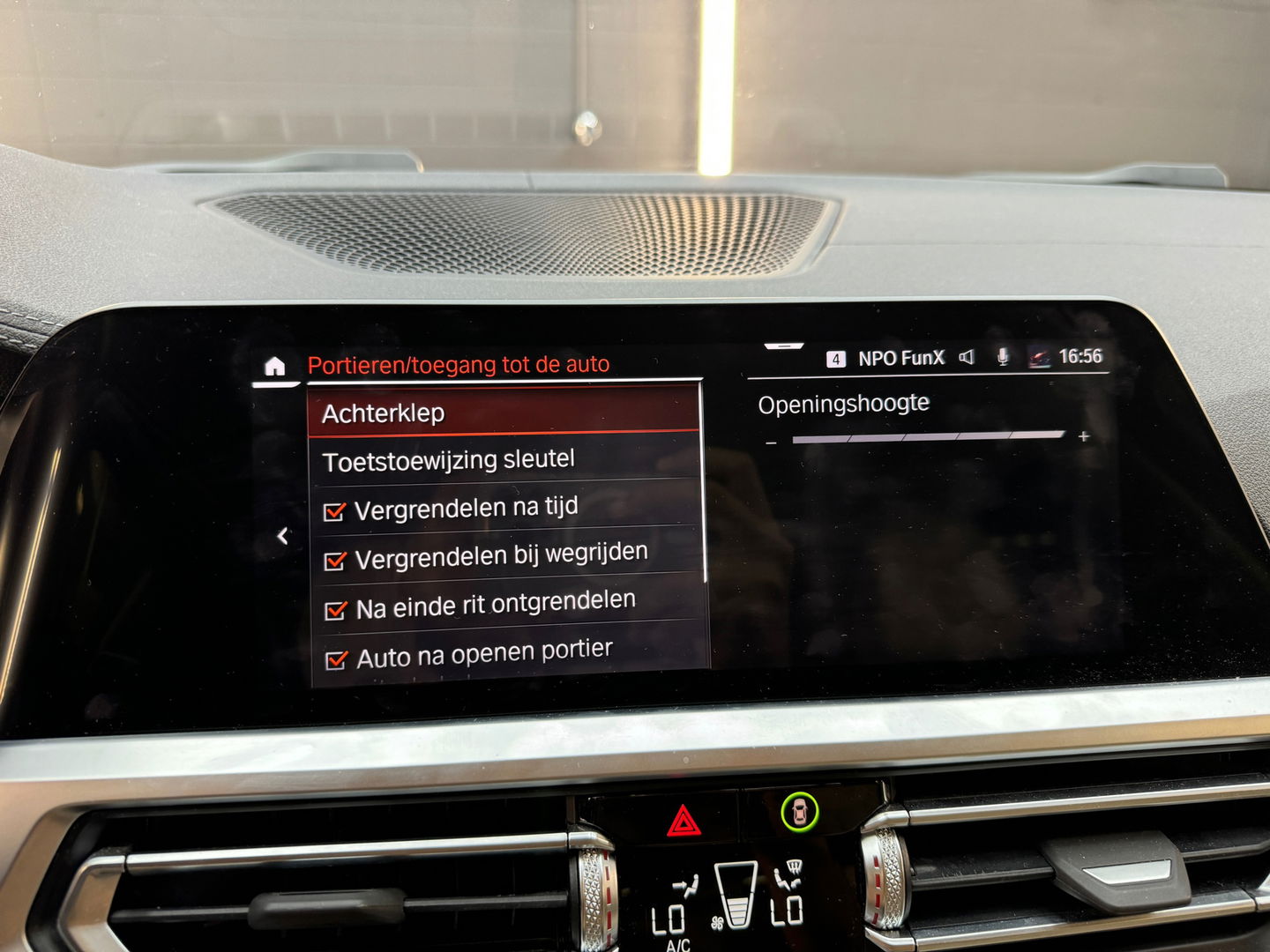 BMW 3 Serie Touring 330i xDrive Business Edition Plus Trekhaak