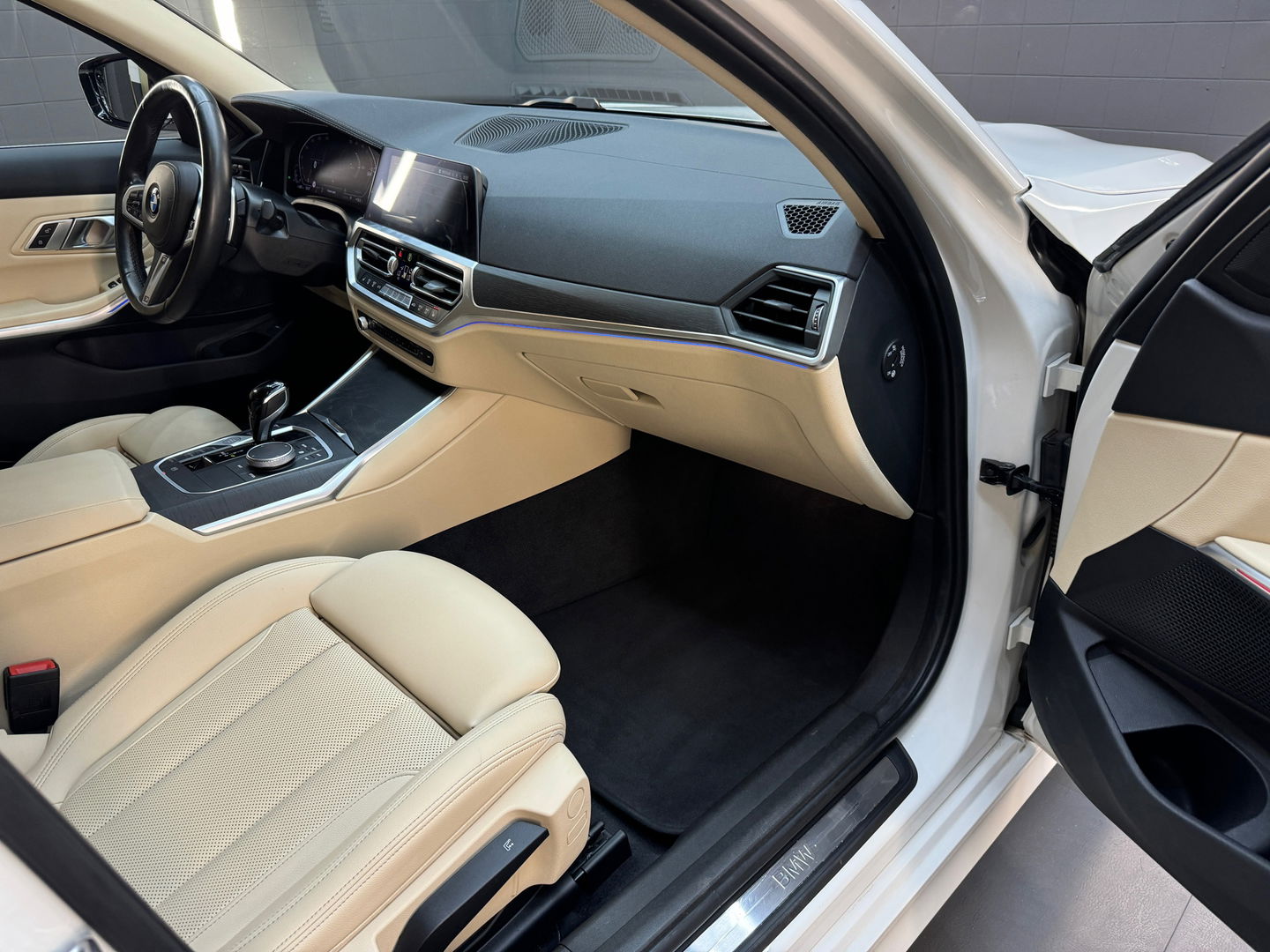 BMW 3 Serie Touring 330i xDrive Business Edition Plus Trekhaak