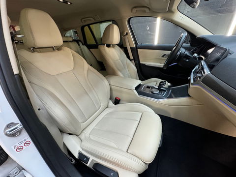 BMW 3 Serie Touring 330i xDrive Business Edition Plus Trekhaak