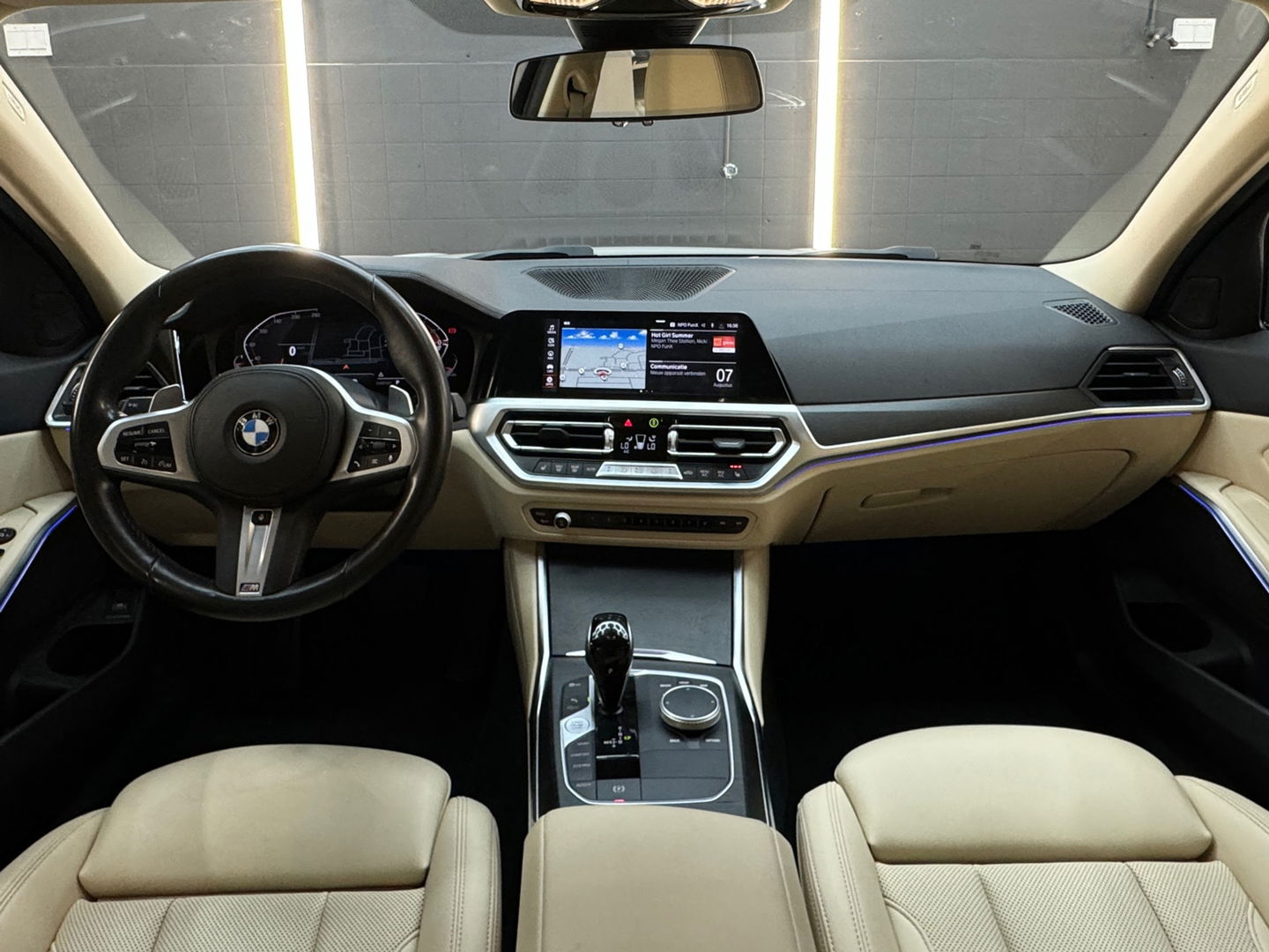 BMW 3 Serie Touring 330i xDrive Business Edition Plus Trekhaak