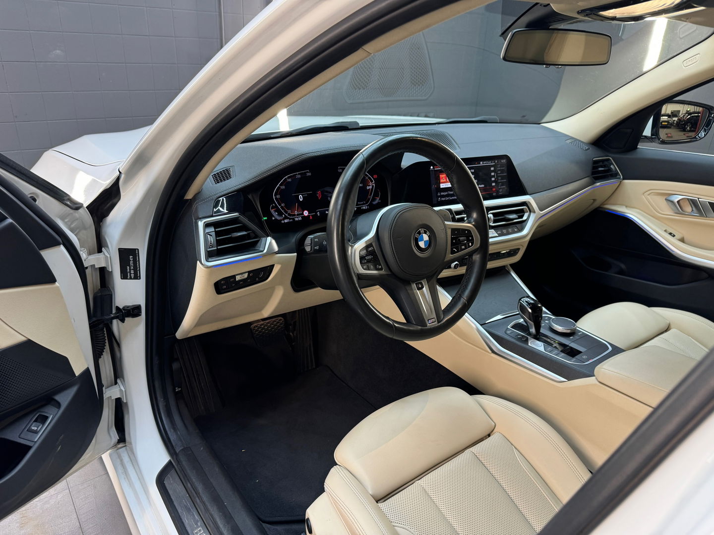 BMW 3 Serie Touring 330i xDrive Business Edition Plus Trekhaak