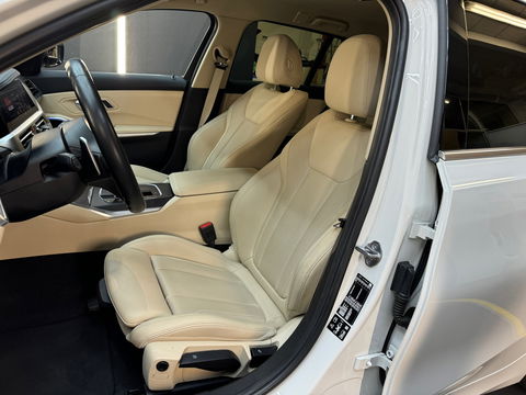 BMW 3 Serie Touring 330i xDrive Business Edition Plus Trekhaak