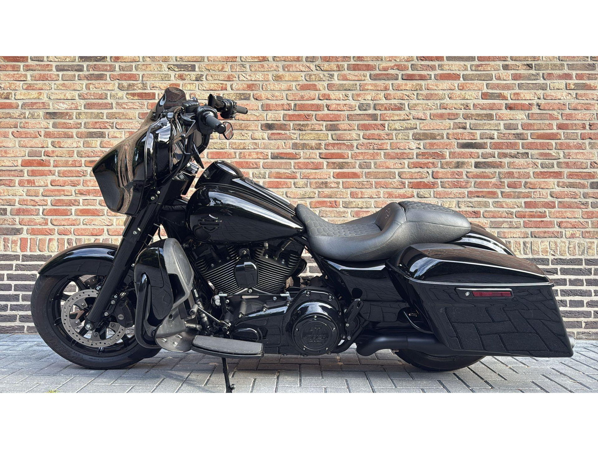 Harley Davidson Street Glide full Black Out  CVO Streetglide