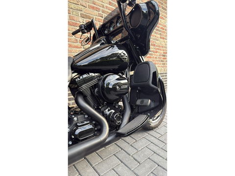 Harley Davidson Street Glide full Black Out  CVO Streetglide