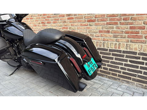 Harley Davidson Street Glide full Black Out  CVO Streetglide