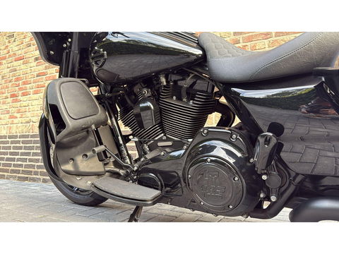 Harley Davidson Street Glide full Black Out  CVO Streetglide