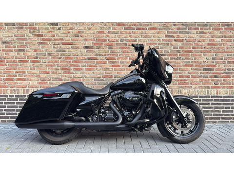 Harley Davidson Street Glide full Black Out  CVO Streetglide