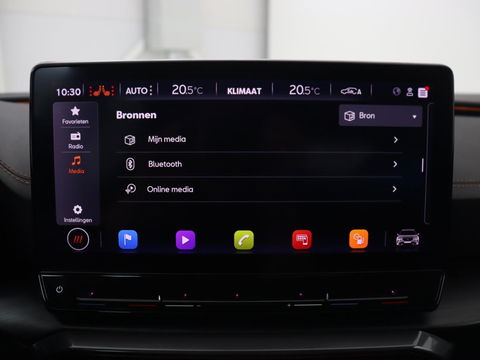 CUPRA Formentor 1.4 e-Hybrid VZ | 245pk | 360 Camera | Stoel & stuurverwarming | Adaptive cruise | Carplay | Sfeerverlichting | Navigatie | Park Assist | Keyless | PHEV | Plug In