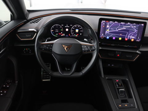 CUPRA Formentor 1.4 e-Hybrid VZ | 245pk | 360 Camera | Stoel & stuurverwarming | Adaptive cruise | Carplay | Sfeerverlichting | Navigatie | Park Assist | Keyless | PHEV | Plug In
