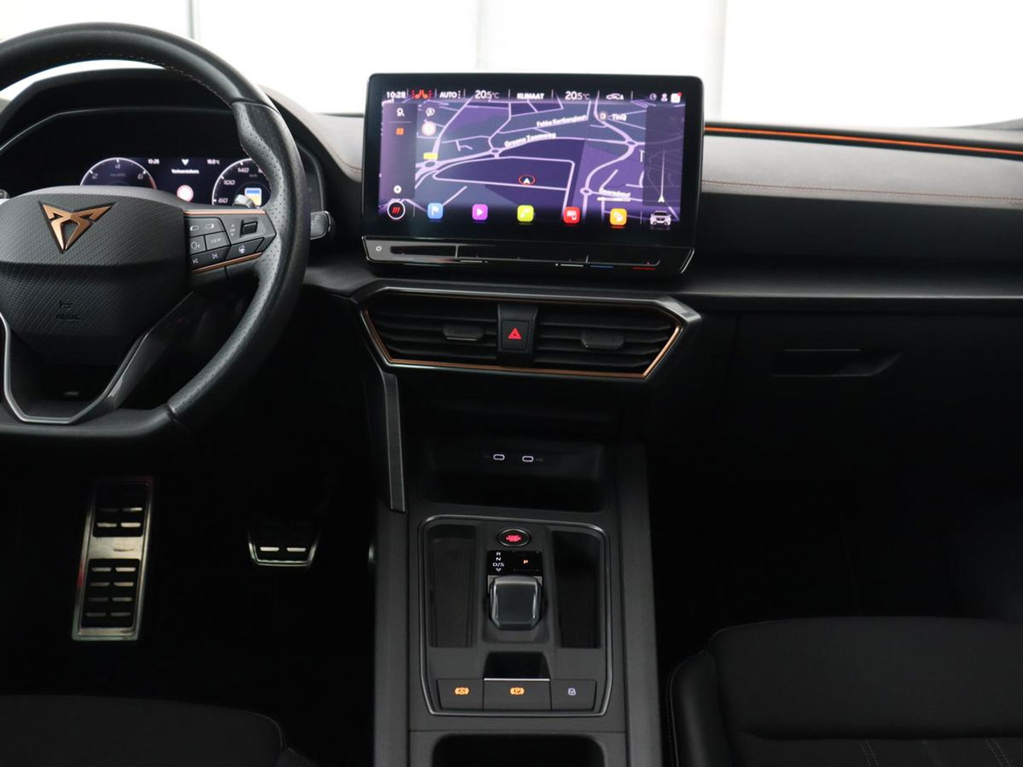CUPRA Formentor 1.4 e-Hybrid VZ | 245pk | 360 Camera | Stoel & stuurverwarming | Adaptive cruise | Carplay | Sfeerverlichting | Navigatie | Park Assist | Keyless | PHEV | Plug In
