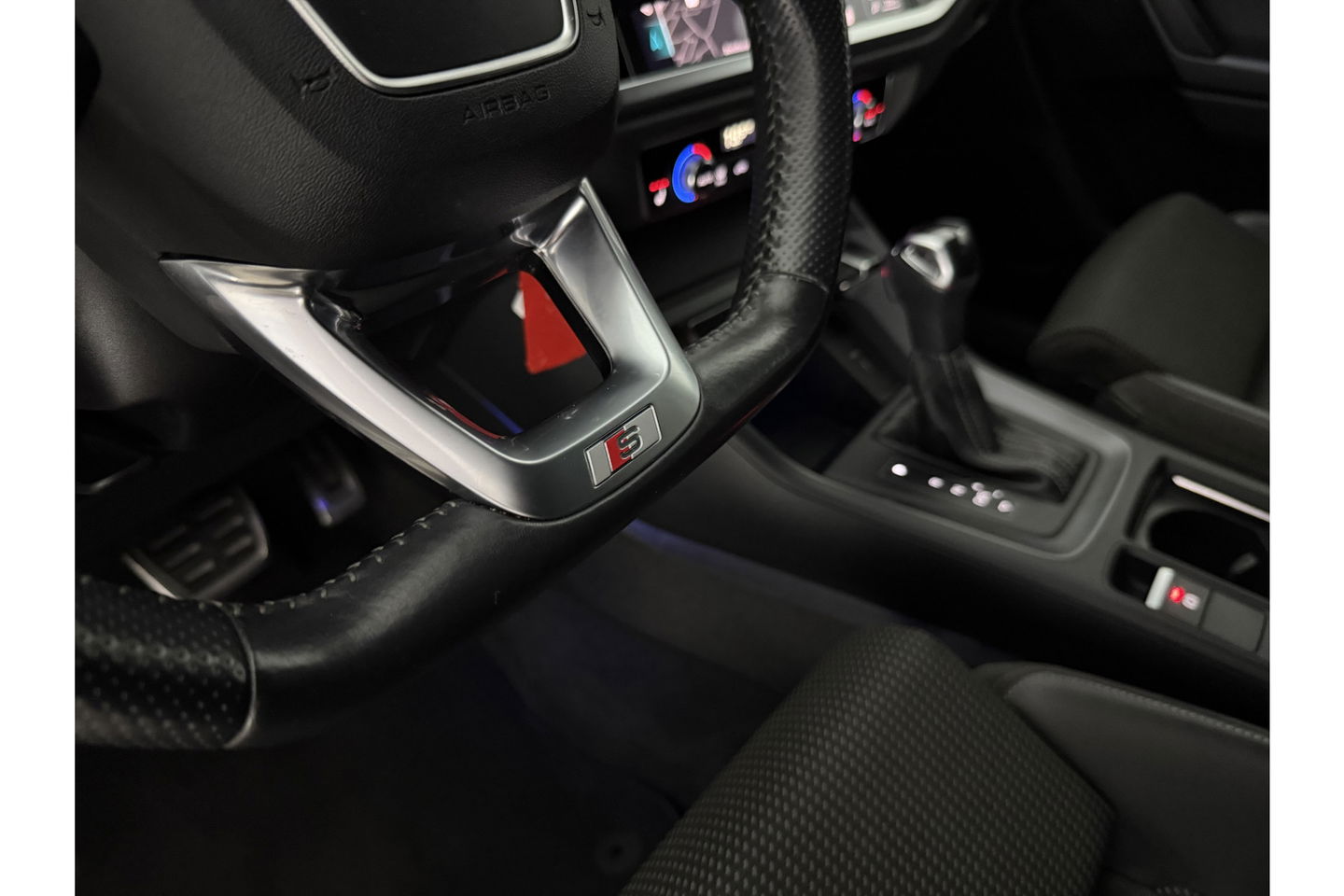 Audi Q3 35 TFSI 150PK S-line LED Trekhaak Virtual Carplay Clima Cruise Navi PDC 19''LMV