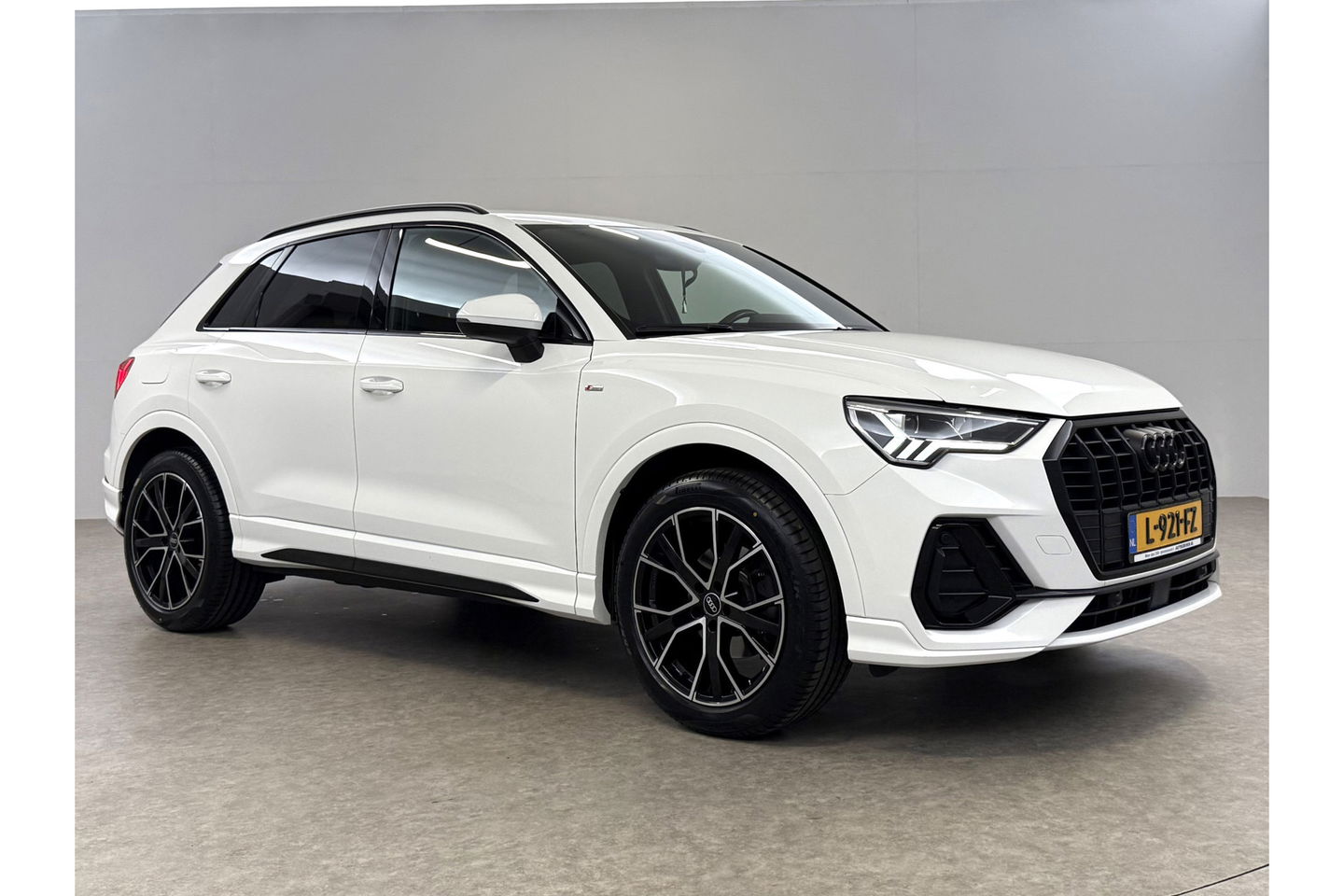 Audi Q3 35 TFSI 150PK S-line LED Trekhaak Virtual Carplay Clima Cruise Navi PDC 19''LMV