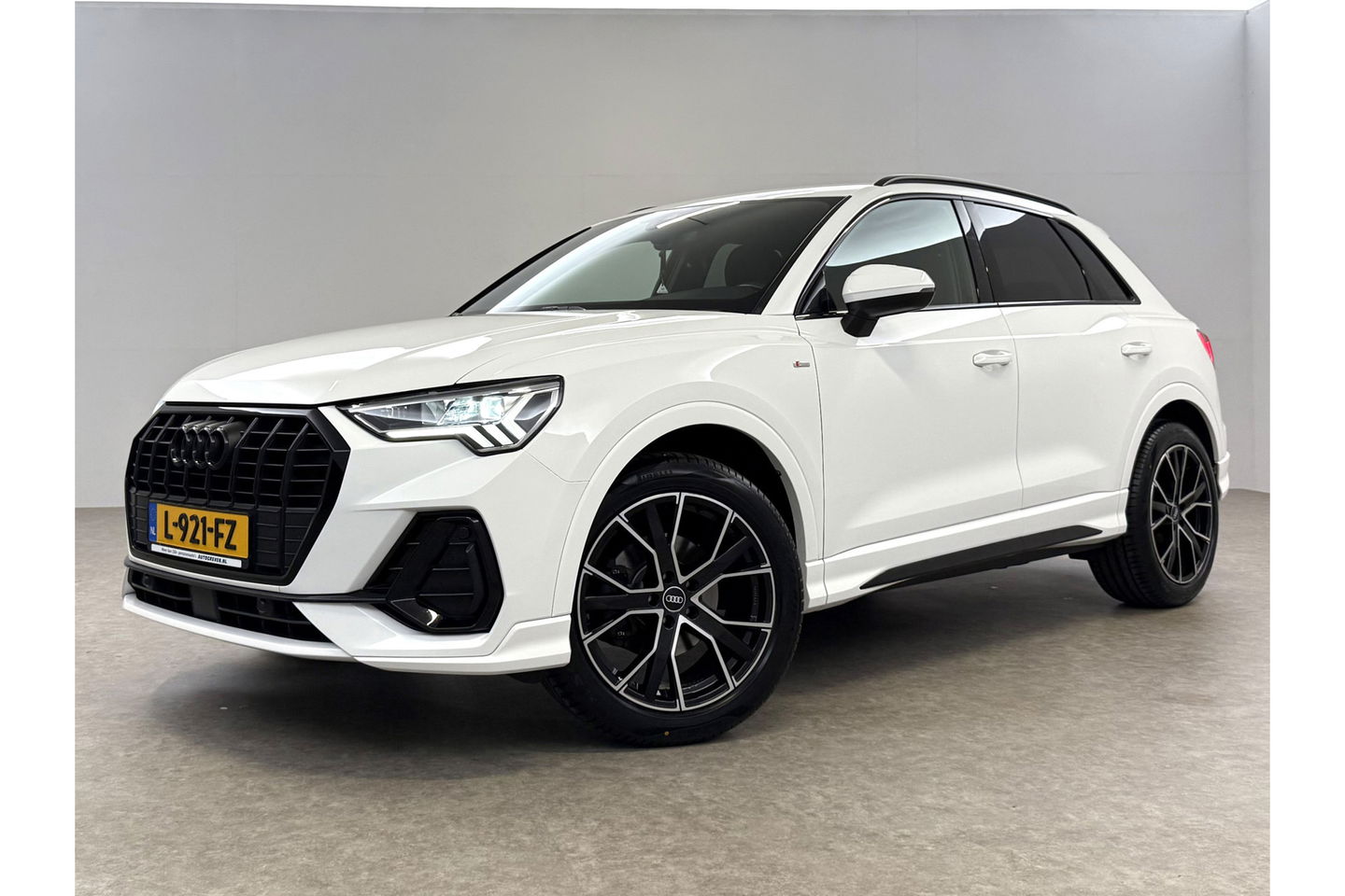 Audi Q3 35 TFSI 150PK S-line LED Trekhaak Virtual Carplay Clima Cruise Navi PDC 19''LMV