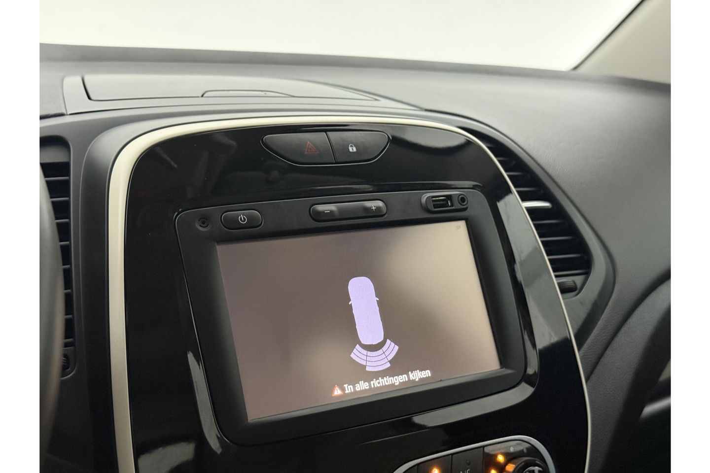 Renault Captur 0.9 TCe Limited LED Clima Cruise Parkeersensoren 16"LMV