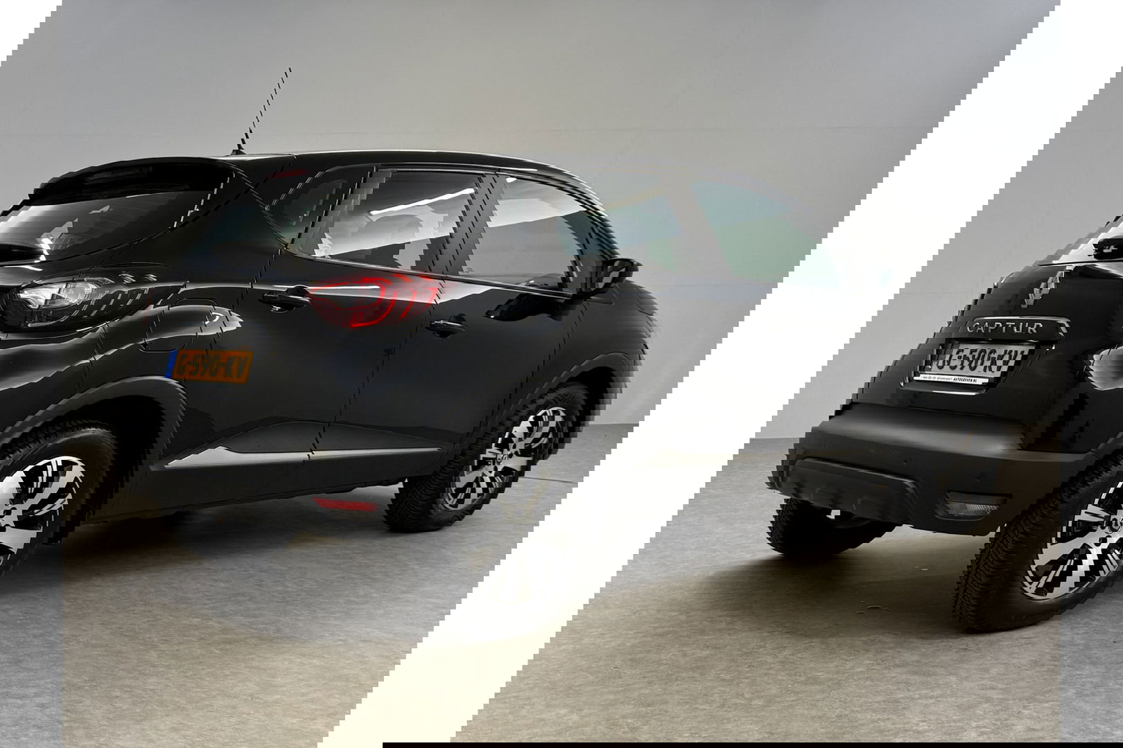 Renault Captur 0.9 TCe Limited LED Clima Cruise Parkeersensoren 16"LMV