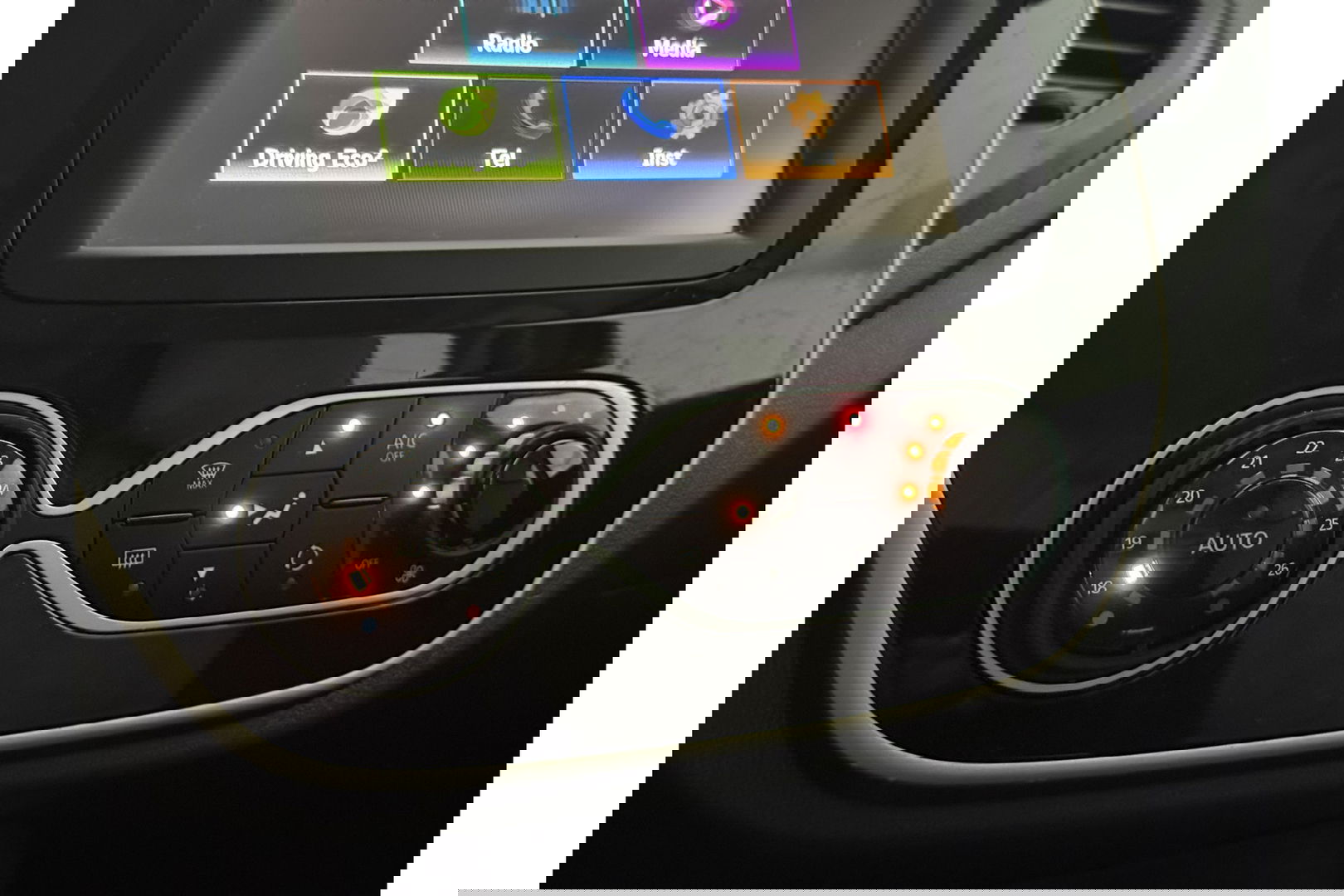 Renault Captur 0.9 TCe Limited LED Clima Cruise Parkeersensoren 16"LMV