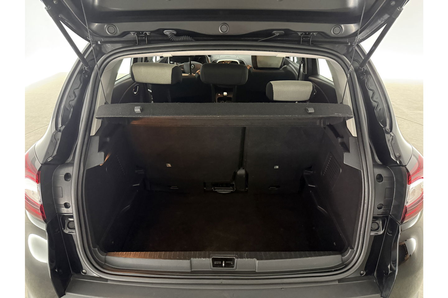 Renault Captur 0.9 TCe Limited LED Clima Cruise Parkeersensoren 16"LMV