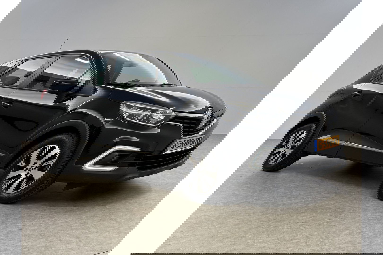 Renault Captur 0.9 TCe Limited LED Clima Cruise Parkeersensoren 16"LMV