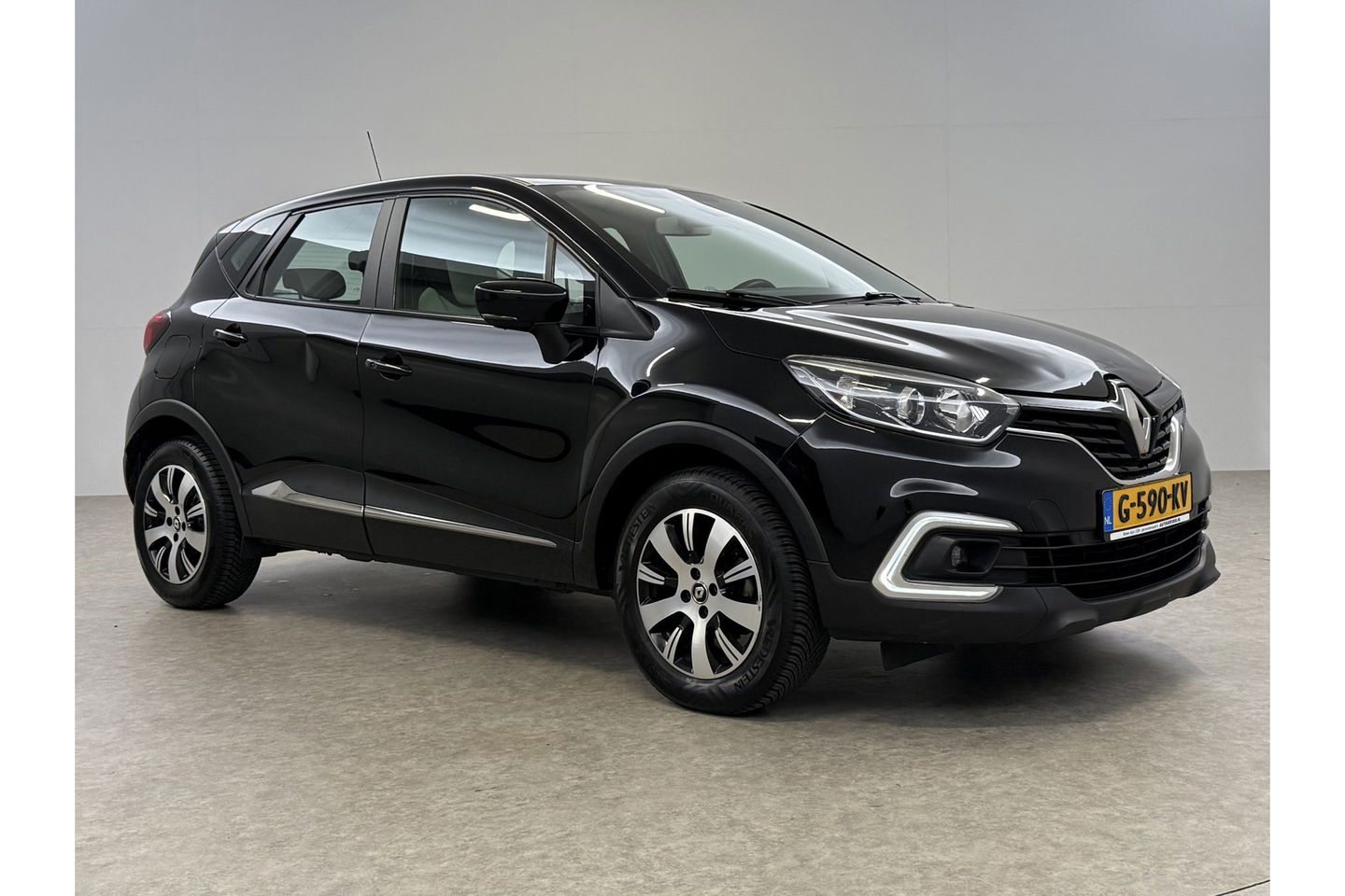 Renault Captur 0.9 TCe Limited LED Clima Cruise Parkeersensoren 16"LMV